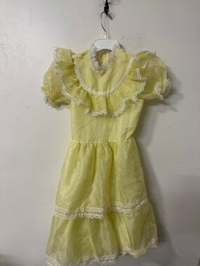 Yellow Ruffle Lace Girls Dress 1980’s 1970’s